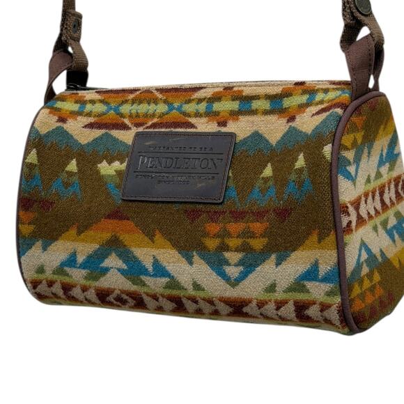 Pendleton Travel Kit In Solstice Canyon - Picture 9 of 10